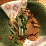 寅八商店 - お通し／カツオの煮物