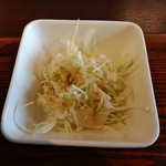 Kimuchiya - 【2017.7.17(月)】カルビ煮込みうどん(並盛)1,058円の野菜サラダ