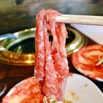 Tokusenwagyuu To Sanchokuyasai Ushiaburi - これ、生肉、そのままズズズっとすすります。