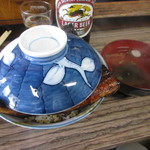 田代 - 丼からはみ出ています♪