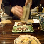 野口太郎 - パルメジャンを削り落としていく