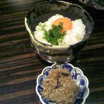 野口太郎 - 肉そぼろ御飯がサ-ブされる