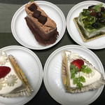 アトリエ フレシュール - チョコケーキ&イチゴのショートケーキ&抹茶ケーキ