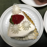 アトリエ フレシュール - イチゴのショートケーキ(店頭表示名は忘れました)