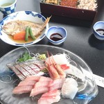 お宿 うおたけ - 2017年7月奥は三食丼