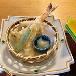 日本料理 隨縁亭 - ＊涼風点心膳＊　2500円
            花　籠　おすすめの天婦羅・・・海老、蓮根、鮎