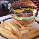 オールドニューダイナー - Bacon Chesse Burger ベーコンチーズバーガー　1,550円。