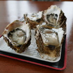 魚売り処　新鮮家 - 岩ガキ