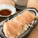 Toriyoshi Shouten - 鶏の炙り刺し 税別¥438