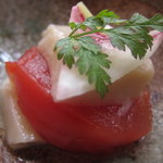 T - 【前菜　例】ピーナッツ豆腐　武蔵野トマトの蜜煮のせ