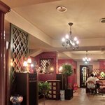 ３丁目のカレー屋さん  - 店内のテーブル席の風景です