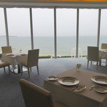 ロルキデ　ブランシュ - 個室の横のレストランフロア