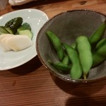 やき鳥 たかはし - 平塚産の枝豆とぬか漬け