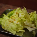 鉄 - お通しのキャベツ(無料)