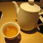鼎泰豊 - お水代わりにジャスミン茶サービス