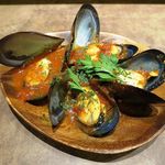 グラシア - ◆ソースで食べるムール貝　ピリ辛トマトソース　４９０円