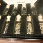 薬院 なかがわ - ハーブティは見本から