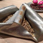 レヴォ - ゴマの最中