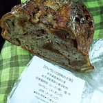 パン屋 ルーツ - 白いちじくと胡桃の主食   448円