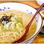 景虎 - 冷やしラーメン　700円　魚介出汁の効いた冷製ラーメン。夏期限定なのかな？