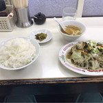 中華堂 - 日替わりの定食 レバー野菜炒め
            レバーは衣で揚げて有りまして、カリッとしたタイプ