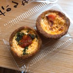 べべのおそうざい - ローストポークと玉葱コンフィチュール 400円、スモークサーモンと玉葱ピクルス 380円