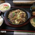 だるま館 - 日替わり定食　680円（金曜日：焼肉鉄板）