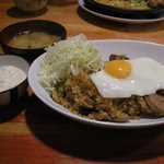 Musashiyabekkan - レバ飯550円 タルタルソース120円