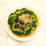 HAKKA TREE - 料理写真:真ん中に椎茸とエノキ茸