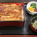 うな繁 - 特選うな重3700円。