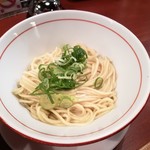 頑固麺 - 替玉120円