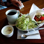 and on cafe - ＳＬＬバーガー。