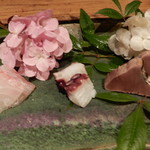 大どころ - 造り盛り合わせ（玄海灘の真鯛，長崎産マダコ，カツオタタキ，スマガツオ）