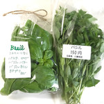 八紘学園 農産物直売所 - 【2017年07月】バジル、左は割と育ってて、右は若い感じ、両方買ってみた。