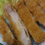 Ishizaka Tonkatsu Ten - (大)とんかつ　衣の剥がれが残念