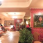 ３丁目のカレー屋さん  - 店内のテーブル席の風景です