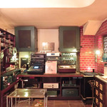 ３丁目のカレー屋さん  - 店内のテーブル席の風景です