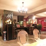 ３丁目のカレー屋さん  - 店内のテーブル席の風景です