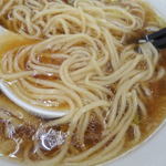 鶏そばは細めん