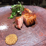 TACUBO - 北海道の放牧豚の薪焼き