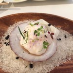 ビストロ ダイア - 軽くスモークした北海道産帆立とウニの冷静 昆布の泡