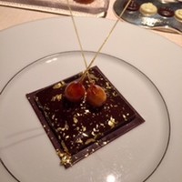 ベージュ アラン・デュカス 東京 - カレ・シャネル
