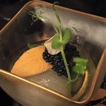 にくの匠 三芳 - グリーンアスパラと雲丹のコンソメジュレ