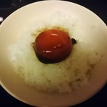 にくの匠 三芳 - ご飯　おかわり　黄身の醤油漬けがのってます