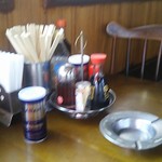 ふじや - スタンドのお箸がレトロ