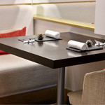 メゾン ルパン ミュラ - テーブル席