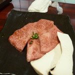 宮崎牛第一号指定店 焼肉の幸加園 - ロースとエリンギ