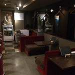 大衆BAR サムシング - 店内テーブル