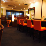 ロイヤルホスト - 2017/7/16 ディナーで利用。内観の様子。ディナー時に入店しても、ゆっくり過ごせそうです。