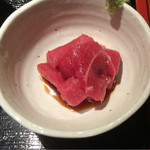 めしの助 - まぐろのブツ刺身_アップ